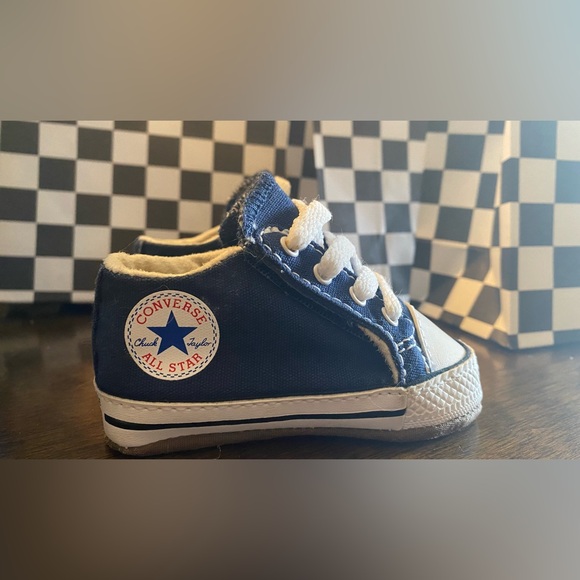 Baby converse - Picture 1 of 3